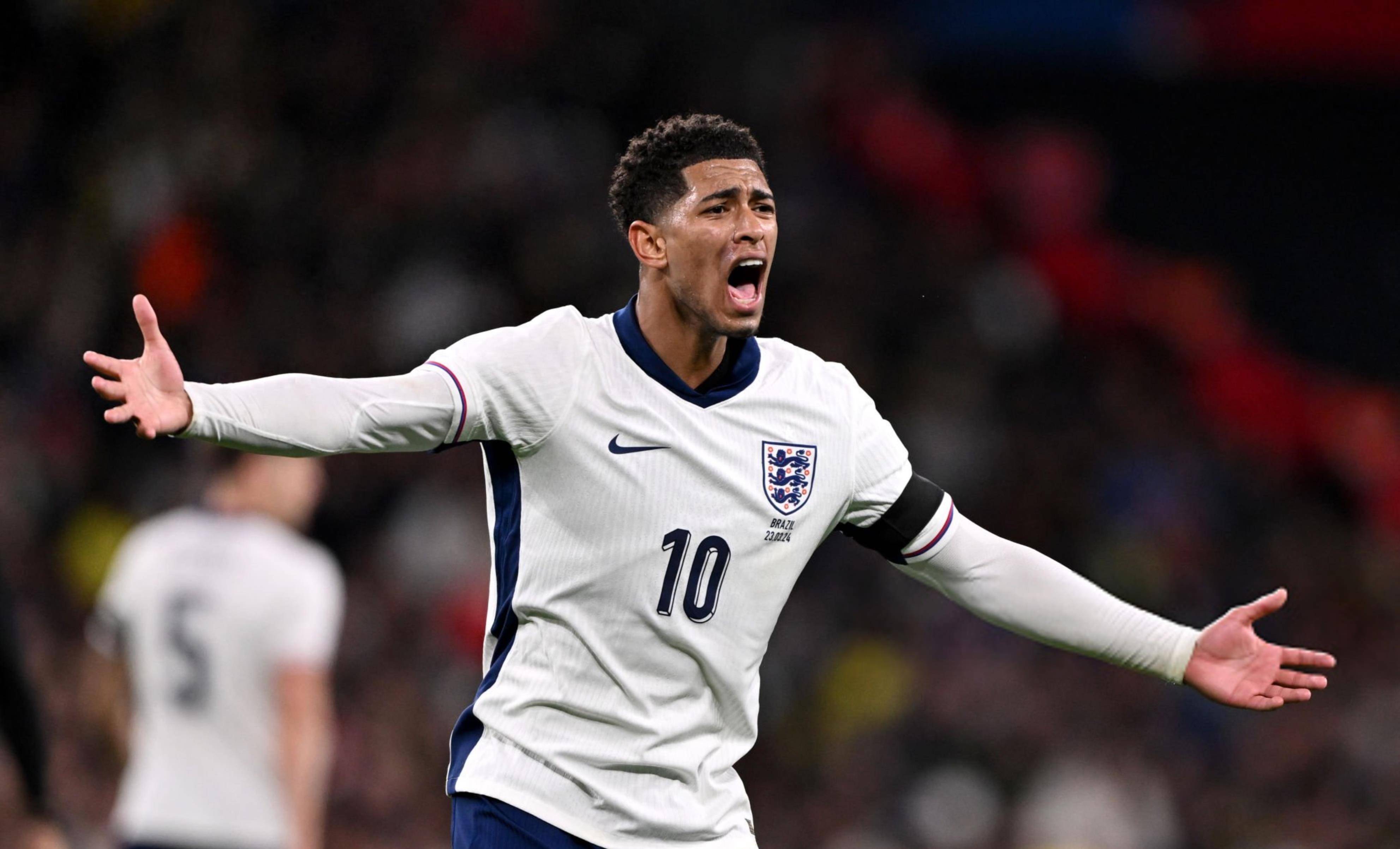 喜讯！成都蓉城俱乐部新管理刚上任，就完成五笔签约，值得期待（好消息！成都蓉城新管理层上任即官宣五笔签约，前景可期）